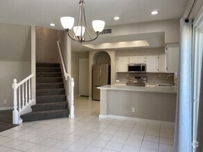Building Photo - 4923 E Hazel Dr