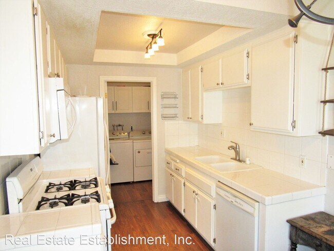 Building Photo - 20327 Cranberry Ln