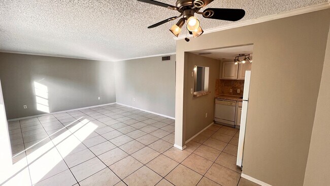 Building Photo - AVAILABLE NOW! Gorgeous 2/1 Condo located ...