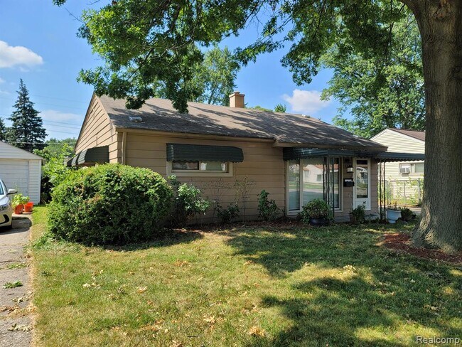 Building Photo - 14388 Hendricks Ave