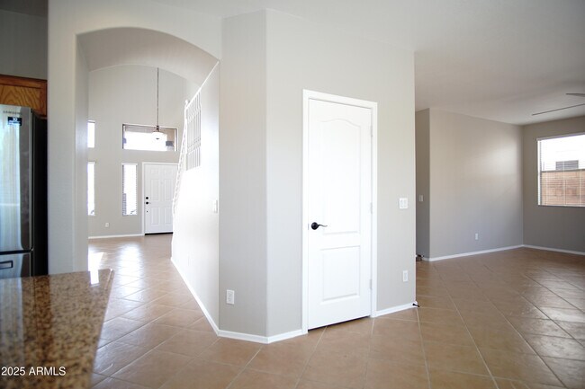 Foto del edificio - 9343 W Quail Ave