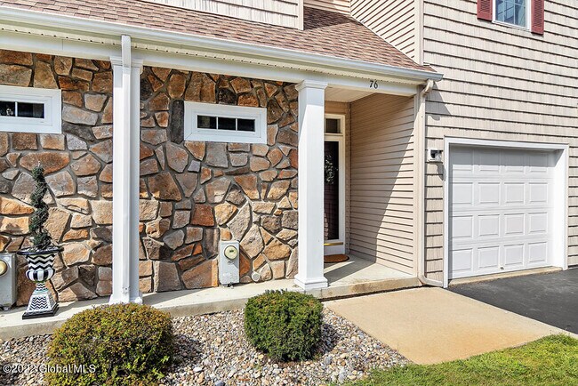 Building Photo - 76 Knollwood Hollow