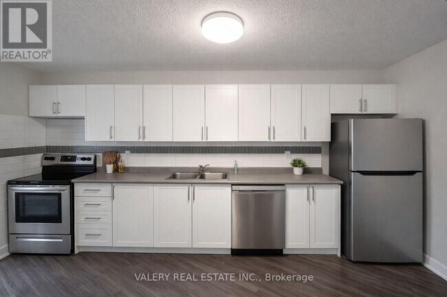 Building Photo - 75 Eastdale Ave