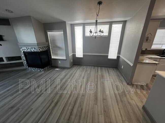 Foto del edificio - 10647 W Bellwood Pl