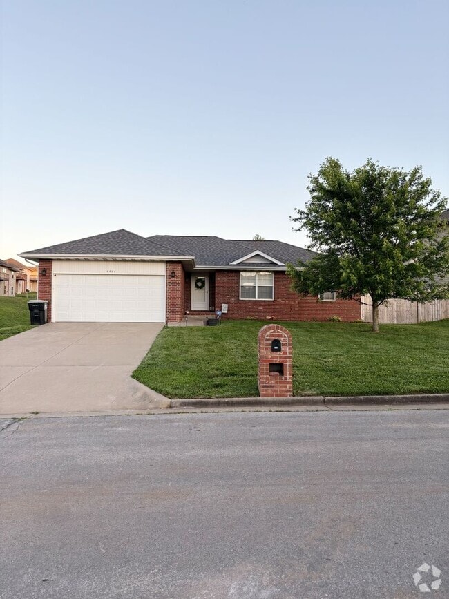 Building Photo - 4444 N Farm Rd 157