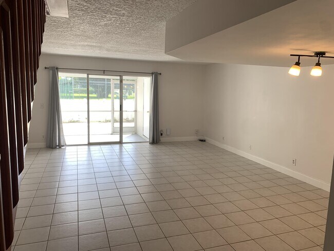 Foto del edificio - 3715 Savoy Ln