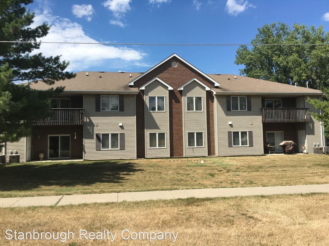 Primary Photo - 211 Ashworth Dr