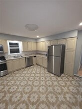 Building Photo - 915-911 11th St