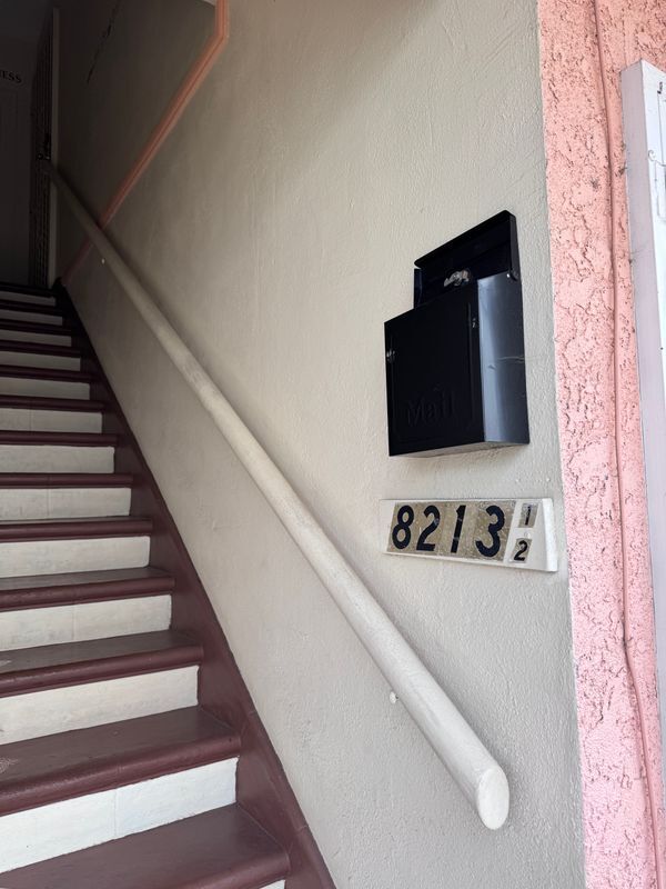 Foto del edificio - 8211 Crenshaw Dr