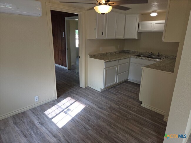 Foto del edificio - 602 E Whitson St