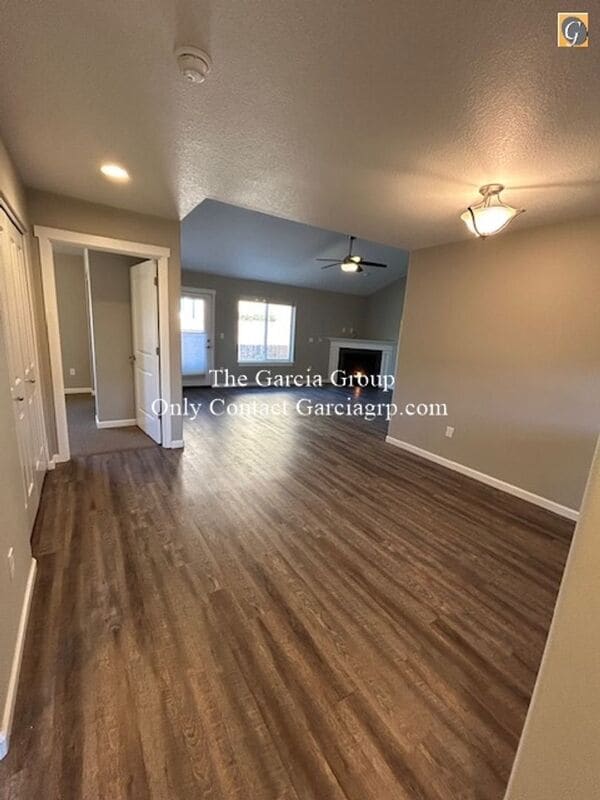 Building Photo - 15454 SE East Ave