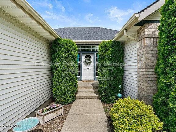 Building Photo - 2777 W Apperson Dr