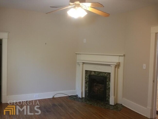 Foto del edificio - 427 E 8th St SW