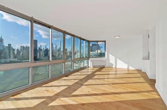 Building Photo - 1 bedroom in Long Island City NY 11109