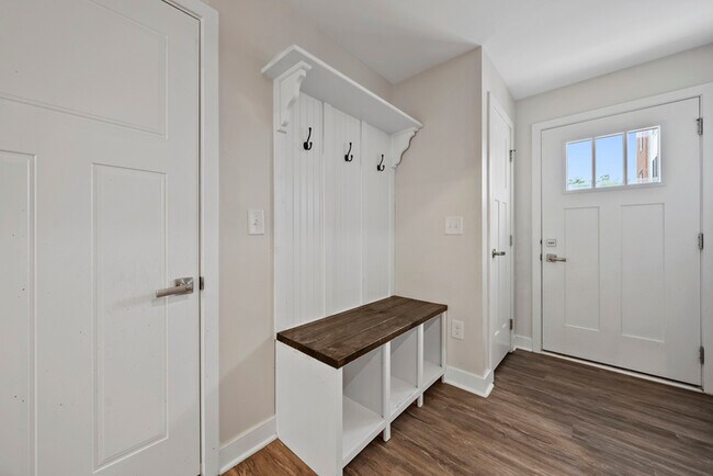 Building Photo - 586 Westport Street