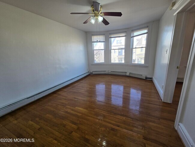 Foto del edificio - 162 Kearny Ave