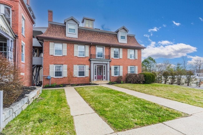 Foto del edificio - 709 Central Ave