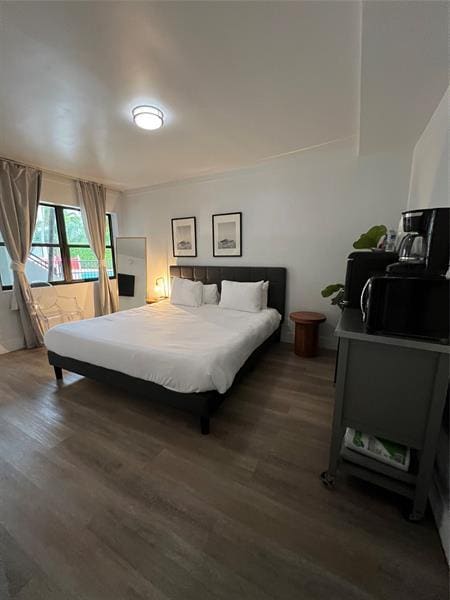 Building Photo - 2100 NE 33rd Ave