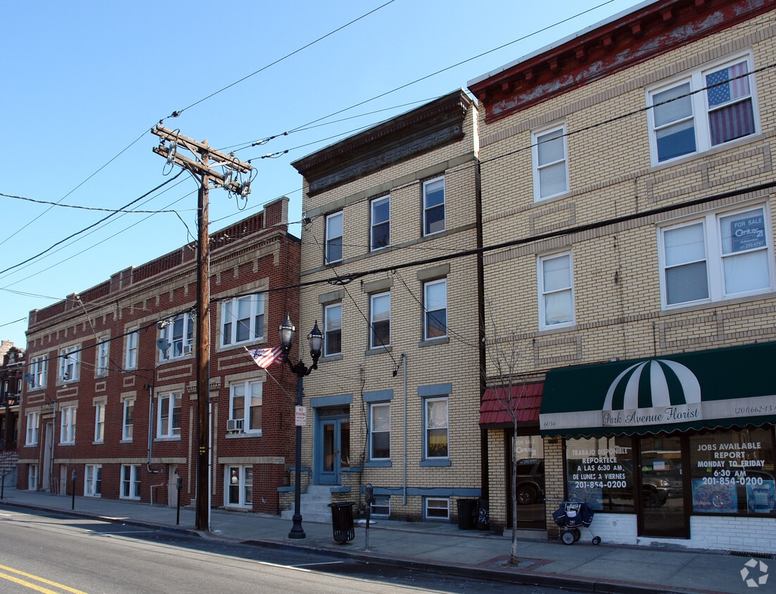 6038 Park Ave, West New York, NJ 07093 Apartments in West New York