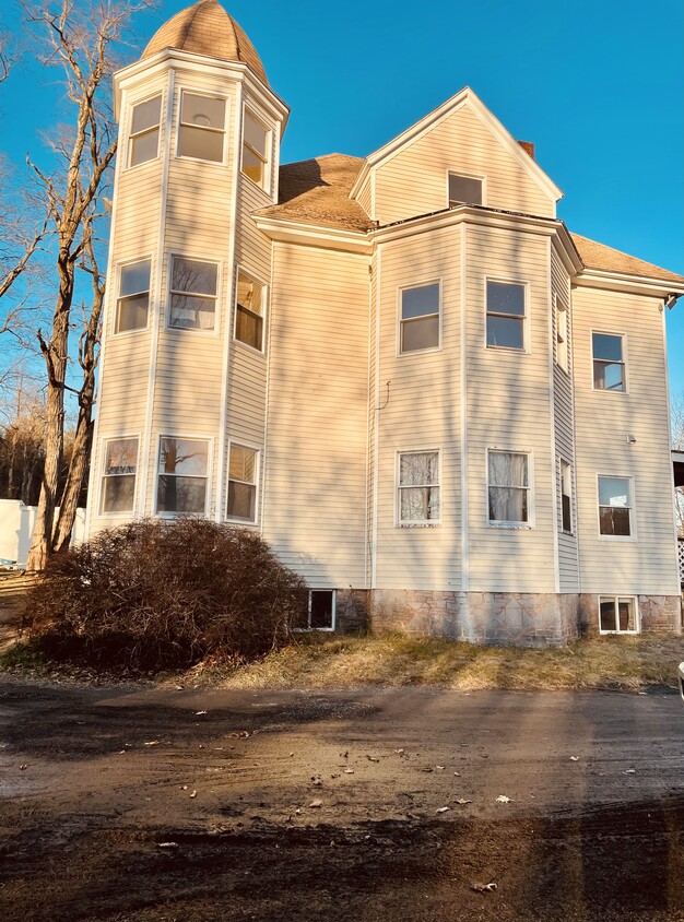 Primary Photo - 340 Granite Hill Rd