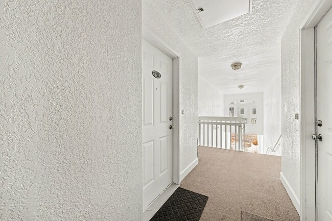 Building Photo - 2259 S Main St