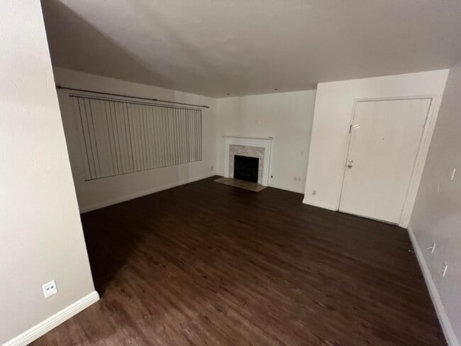 Living Room - 9861 Caspi Gardens Dr