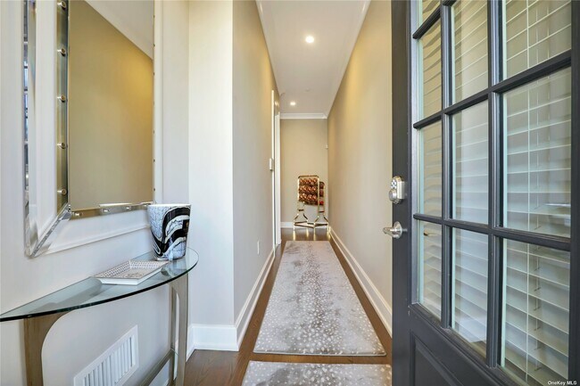 Building Photo - 103 Mill Creek S