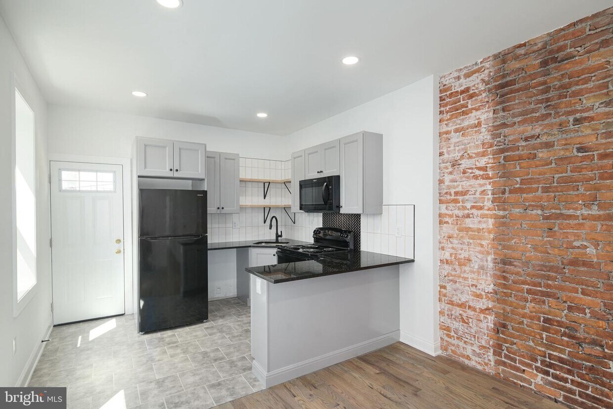 Foto principal - 2124 N Woodstock St