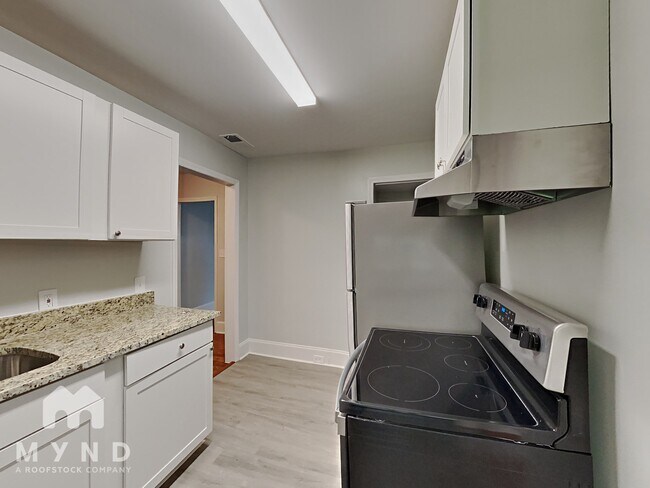 Foto del edificio - 2426 Remount Rd