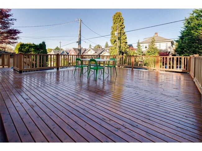Foto del edificio - Incredible 3 Bed 2 Bath Madrona Home for L...