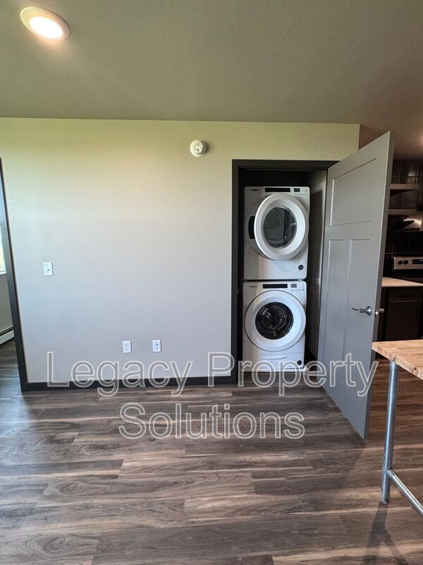 Foto del edificio - 226 E Greenfield Ln