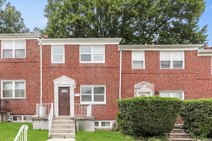 Primary Photo - 946 Masefield Rd