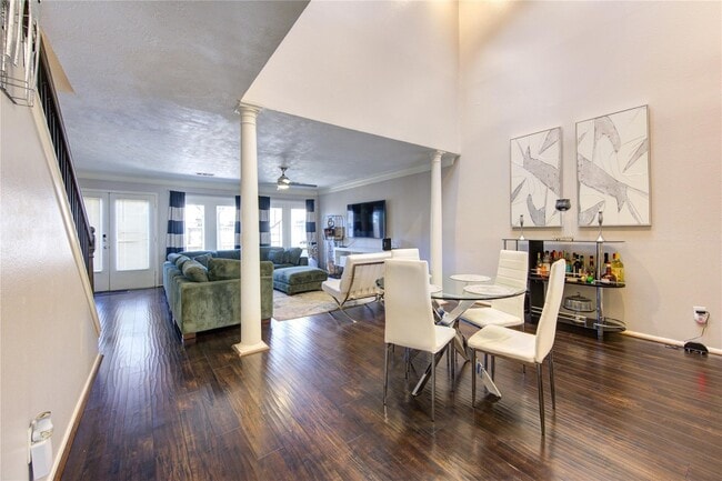 Foto del edificio - 5830 Sampley Way