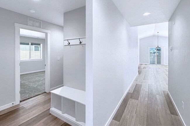 Building Photo - 10539 W Teratai St