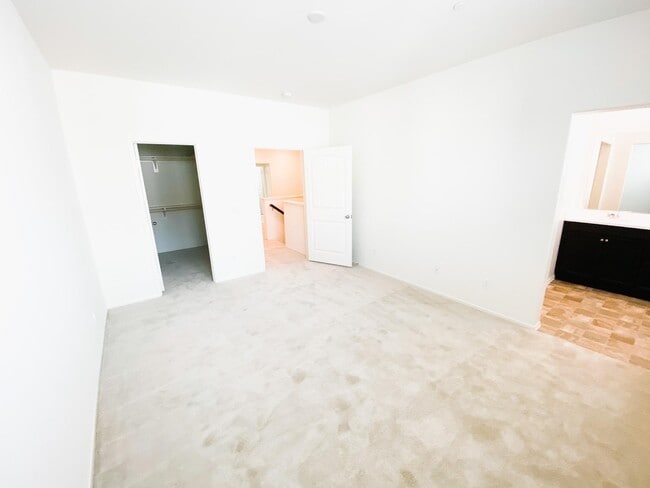 Foto del edificio - 30436 Town Square Dr