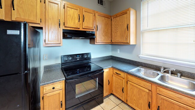 Building Photo - 512 Dunaway St