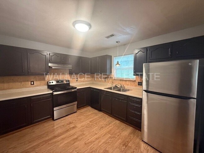 Building Photo - NW KNOXVILLE ALL ONE LEVEL 3 BEDROOM, 2 BA...