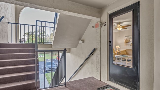 Foto del edificio - 1871 Pine Ridge Way W