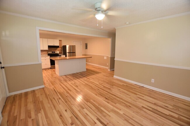 Foto del edificio - 1581 Charter Dr