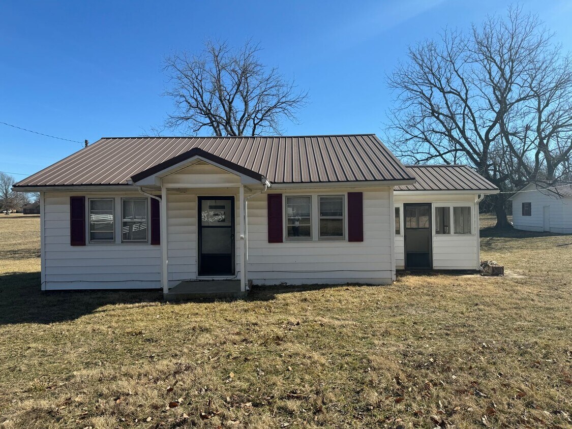 Primary Photo - 2 Bedroom home Strafford, MO