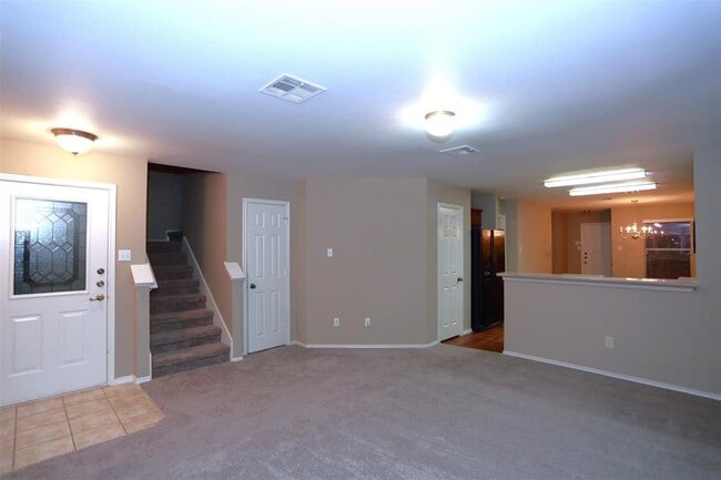 Building Photo - 116 Yucca House Dr