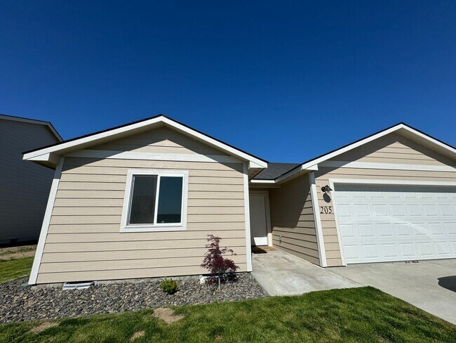 Building Photo - Non-Refundable & Security Deposit Total: $...