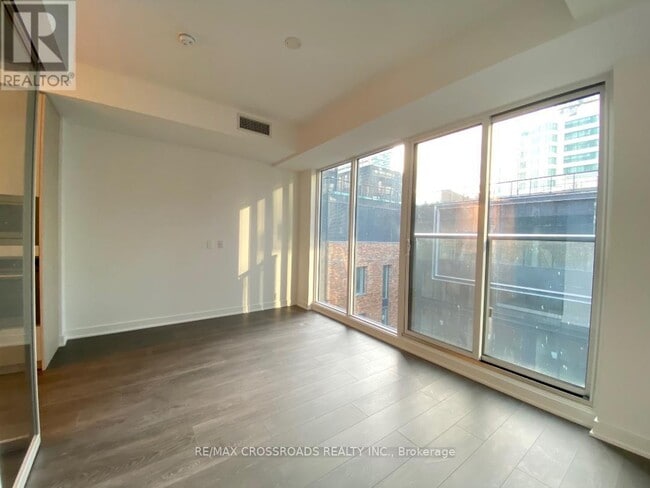 Building Photo - 115-115 Blue Jays Way