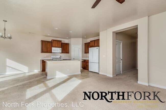 Foto del edificio - 3 br, 2 bath House - 2217 N Penny Lake Ave
