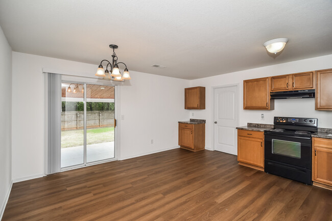 Foto del edificio - 236 Farmington Dr