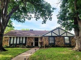 Building Photo - 2821 Maydelle Ln