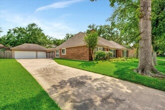 Building Photo - 15402 Willow Shores Dr
