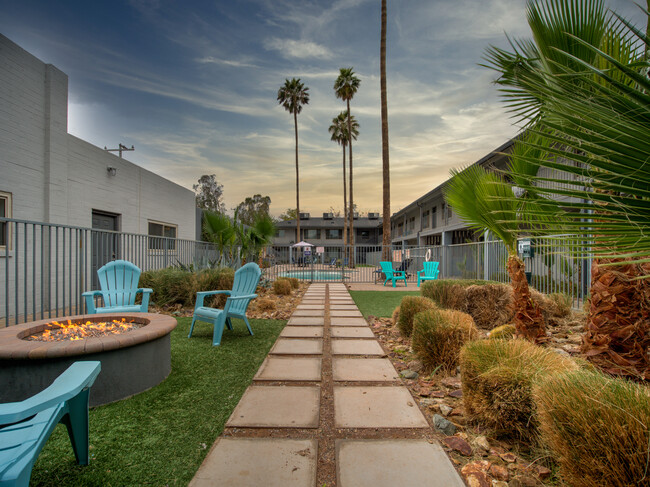 Building Photo - Coronado Flats