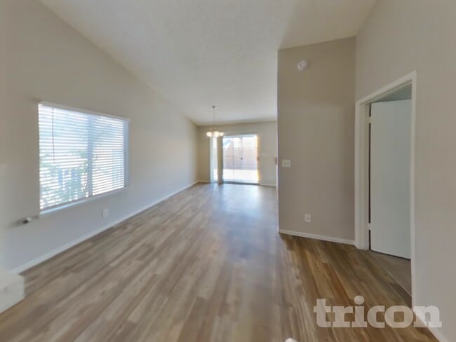 Foto del edificio - 1833 Ridgefield Dr