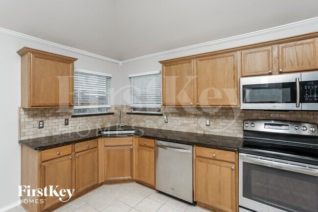 Building Photo - 1049 Castle Top Dr